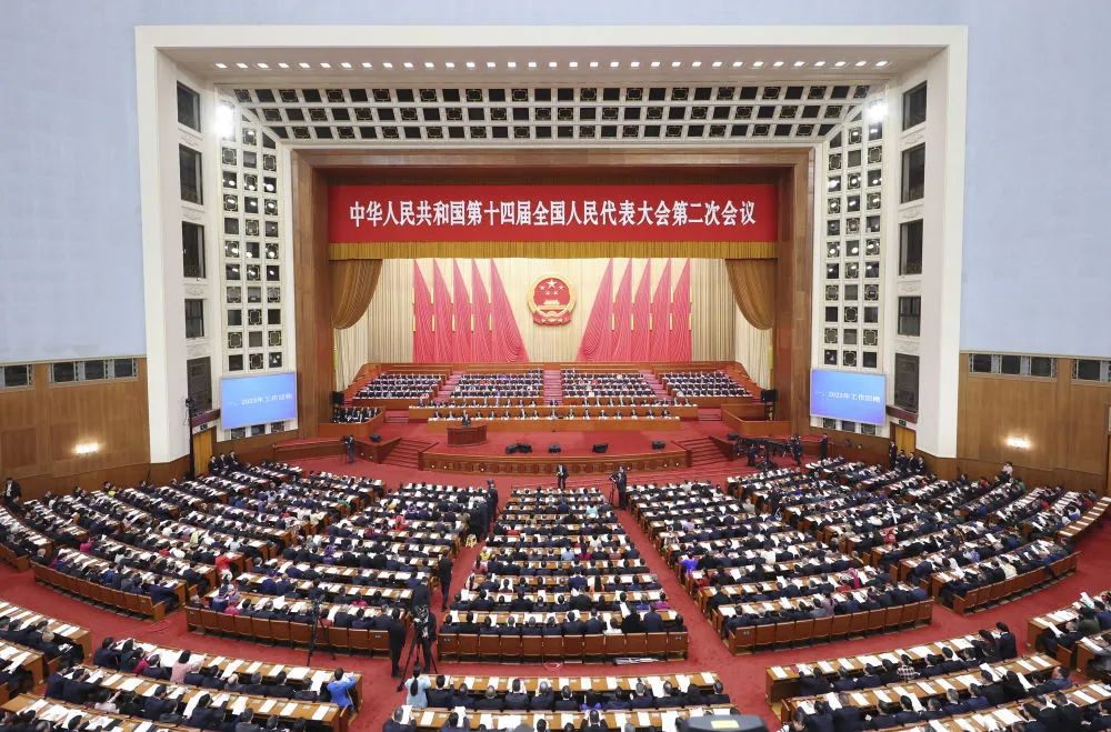 政府工作報告極簡版來了！只有700字